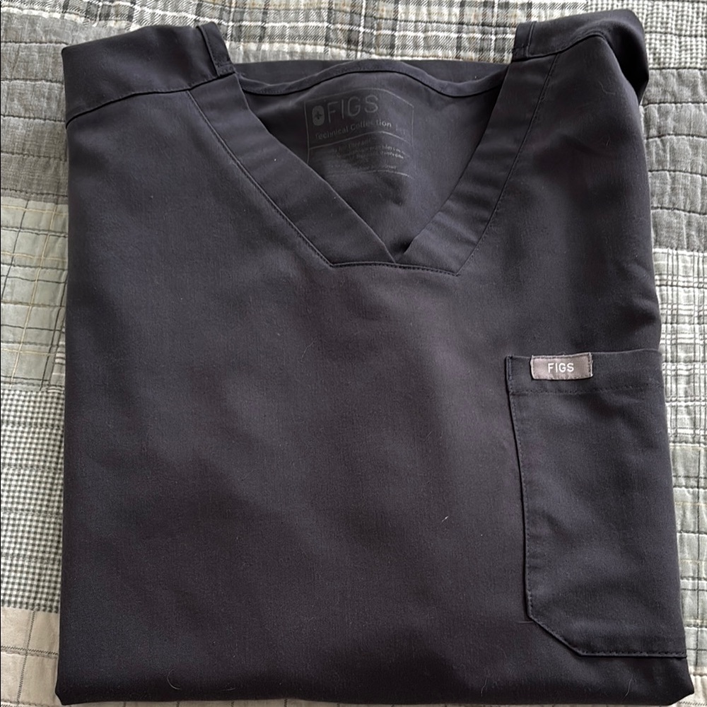 Figs Men's Charcoal Chisec 3 Pocket Scrub Top Size L